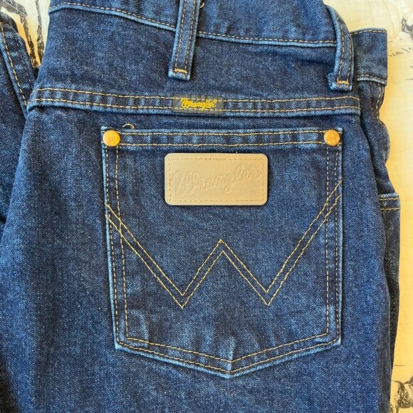 Wrangler Cowboy Cut - Slim Fit, Dark Wash | Size 34 / 32 - Picture 4 of 4